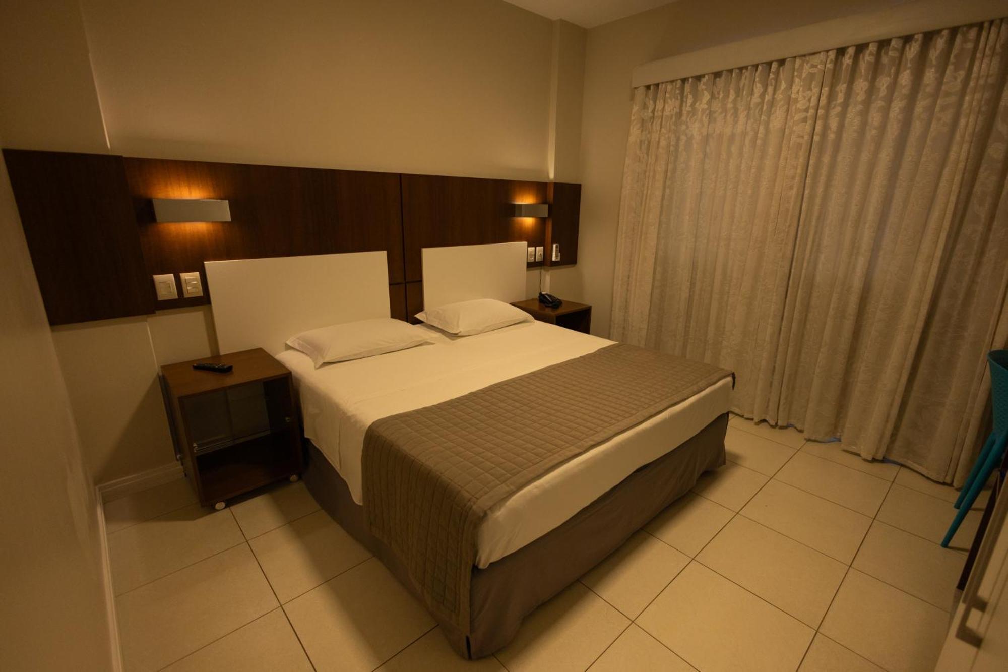 Art Hotel Tubarão Esterno foto